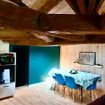 La Goroniere - Superbe Charentaise Renovee - Piscine Chauffee - Grand Jardin Holiday home