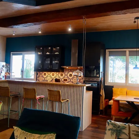 Feriehus La Goroniere - Superbe Charentaise Renovee - Piscine Chauffee - Grand Jardin