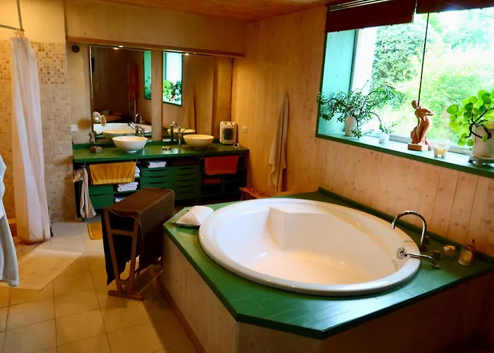 Casa de Férias La Goroniere - Superbe Charentaise Renovee - Piscine Chauffee - Grand Jardin