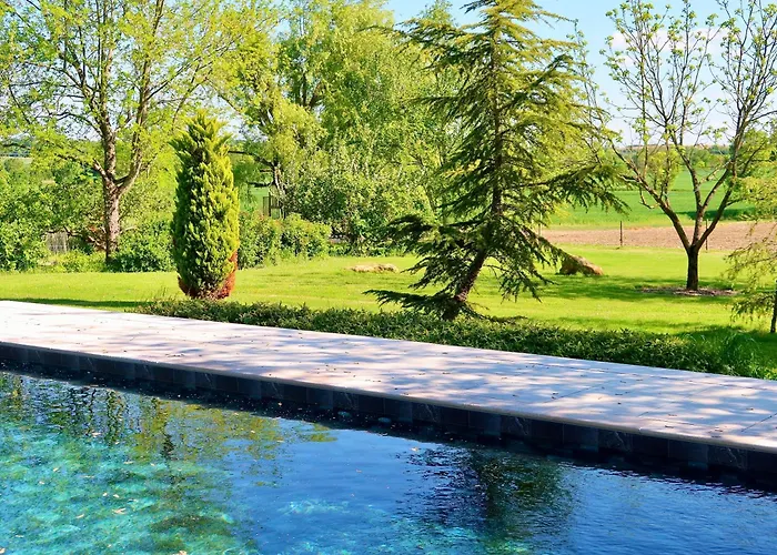 Casa de Férias La Goroniere - Superbe Charentaise Renovee - Piscine Chauffee - Grand Jardin *