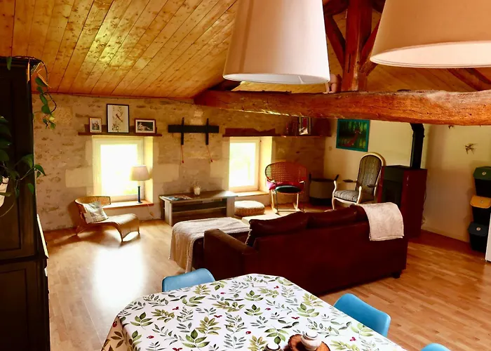 La Goroniere - Superbe Charentaise Renovee - Piscine Chauffee - Grand Jardin Casa de Férias *